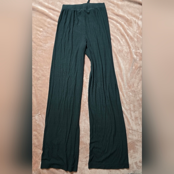 SKIMS Soft Lounge Sleep Set in SPRUCE GREEN Ribbed Size XSmall - Picture 13 of 14